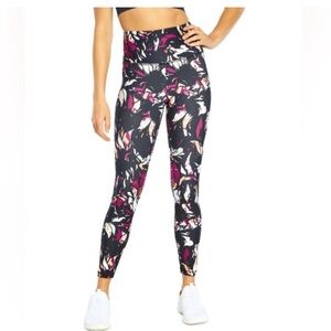 New Balance Collection Black and Pink Patterned Leggings size M